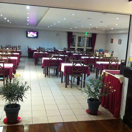 Comfort Hotel Poissy Technoparc Exterior photo