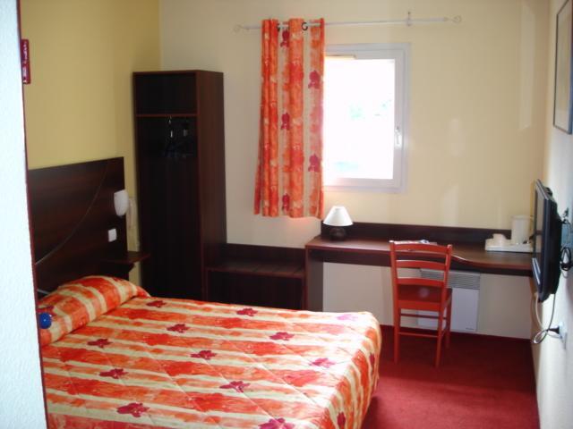 Comfort Hotel Poissy Technoparc Room photo