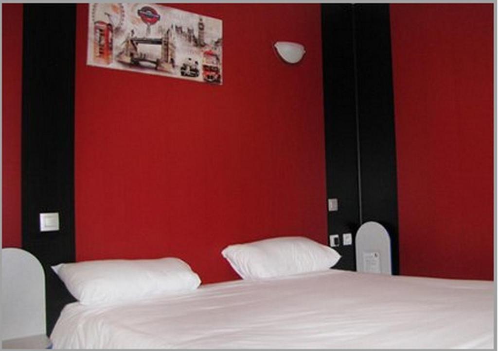 Comfort Hotel Poissy Technoparc Room photo