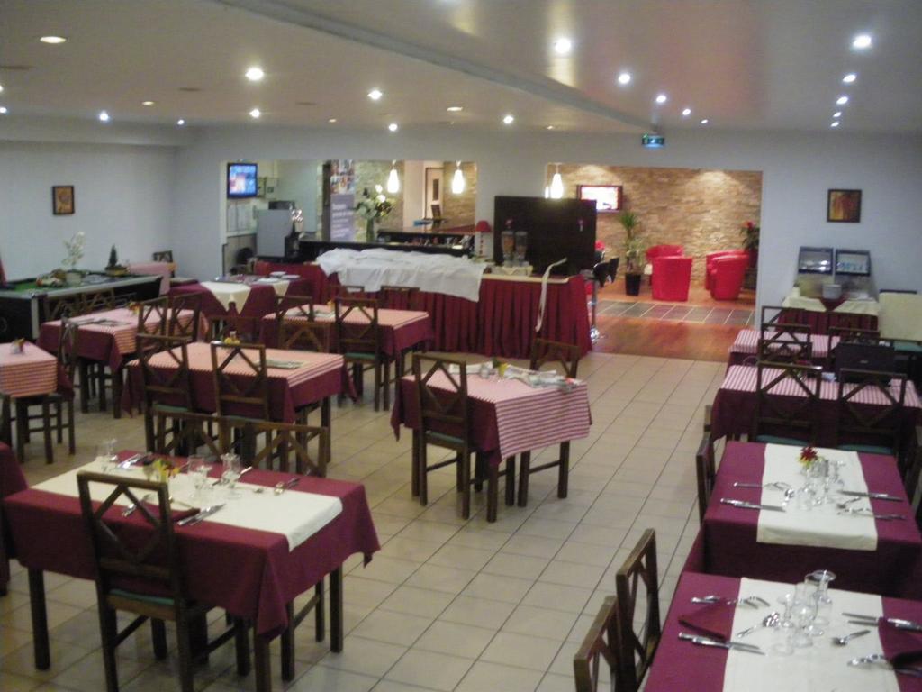 Comfort Hotel Poissy Technoparc Exterior photo